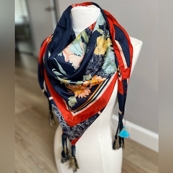 Johnny Was silk scarf - Picture 9 of 9